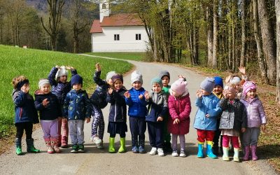 Čebelice v aprilu